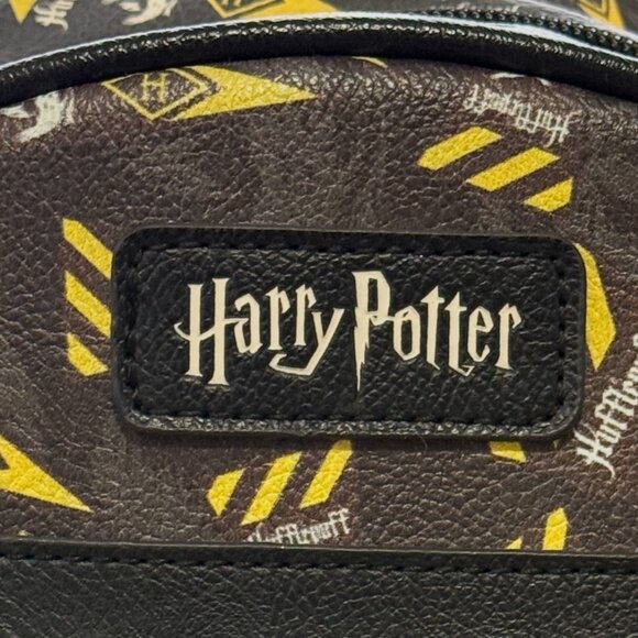 LOUNGEFLY HARRY POTTER HUFFLEPUFF BADGER 13" BACKPACK BLACK YELLOW DISNEY SCHOOL - Picture 10 of 14